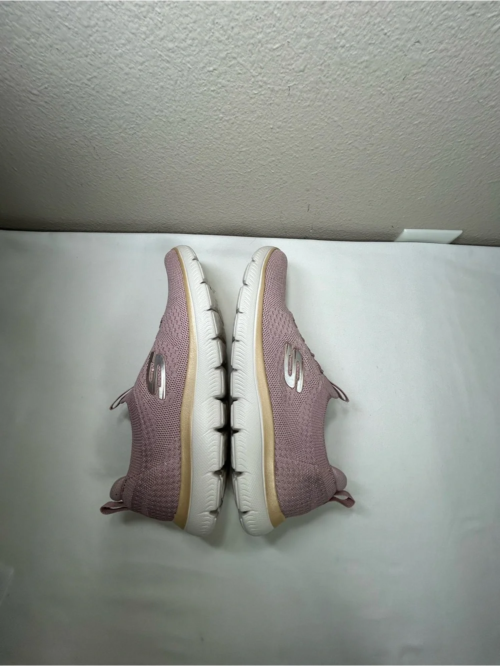Skechers Summits Pixi Dusty Pink Gold Trim Slip-On Free Hands Knit Sneakers 8.5